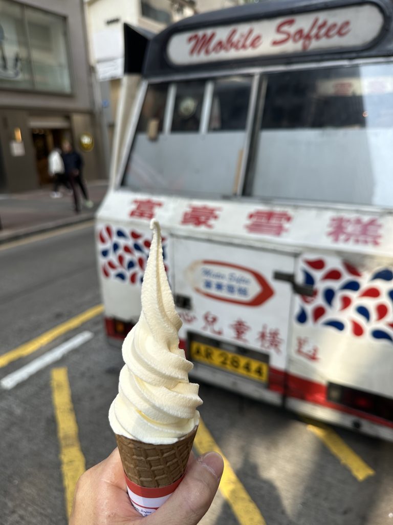 白いアイスクリーム