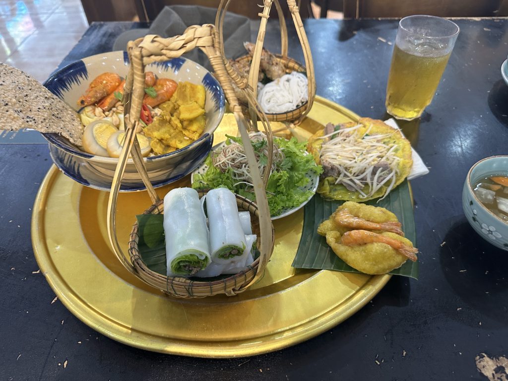 ベトナム料理観光客はこれ食っとけよセット
