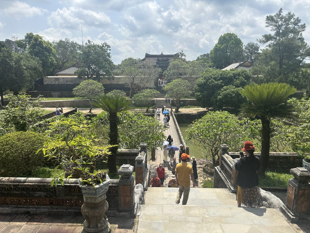 ミンマン帝陵の風景(池の中)